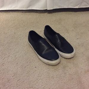 Comfortable black slip on sneakers