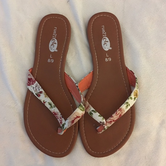 Rue 21 Floral Flip Flops