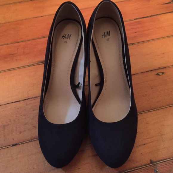 H&M Black Pumps