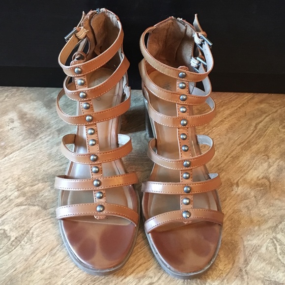 Tan 3" open toe, stacked heel with silver detail