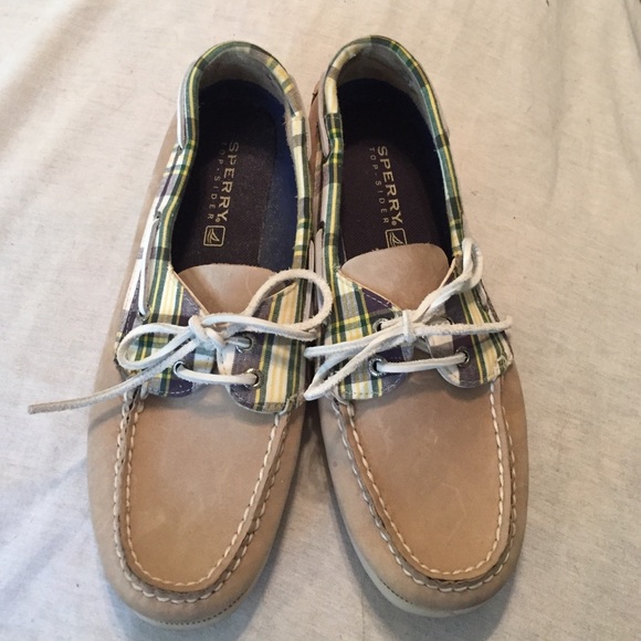Size 7.5 tan & plaid Sperry top siders - Picture 1 of 4