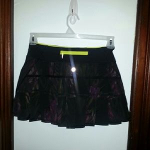 LULULEMON Pace Setter Skirt Run/Tennis Sz4 nwot