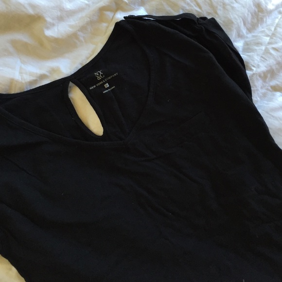 Black Tee