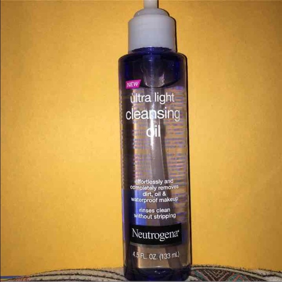Neutrogena Ultra Light Cleansing Oil
