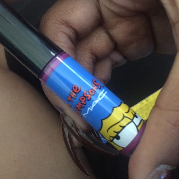 MAC Simpsons collection itchy nd scratchy lipgloss - Picture 2 of 4