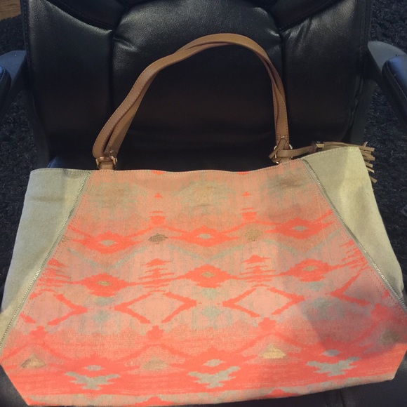 The switch tote convertible