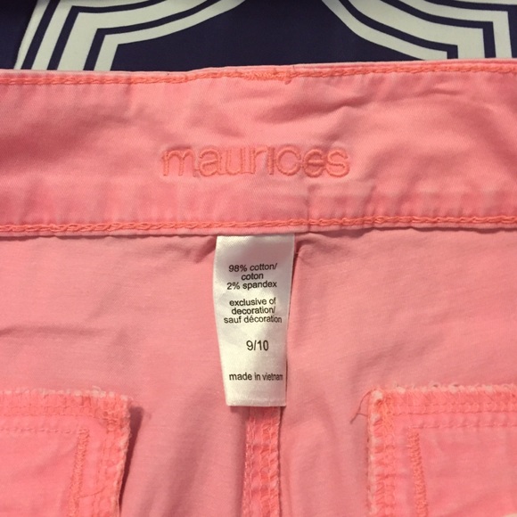 Women's size 9/10 Maurice's shorts - Picture 2 of 4