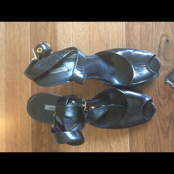 Miu miu wood and patent wedge sandal 39