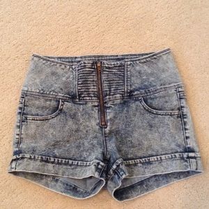 NEW LISTING! Zippered High-Waisted Shorts