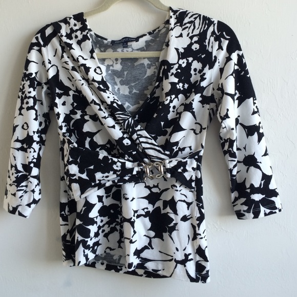 Black and white floral rap top - Picture 1 of 3