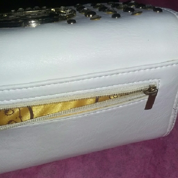 SOLD Beautiful White Betty Boop Wallet - Picture 4 of 4