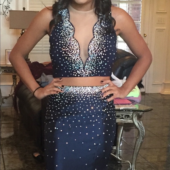 Two piece evening gown. - Picture 3 of 3