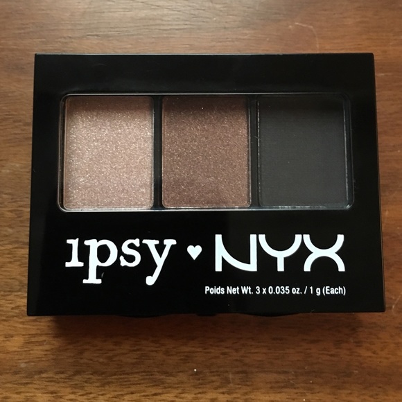 Nyx 3 color eye shadow