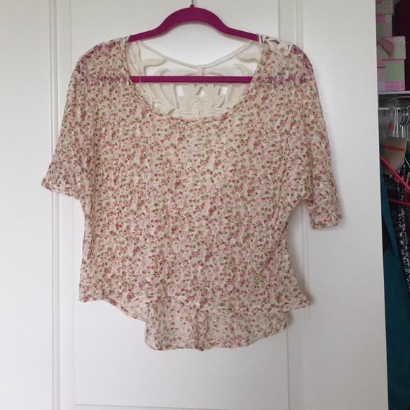 Lace Top ❤️ - Picture 2 of 2