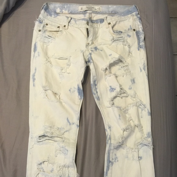 Abercrombie distressed jeans. 25 x 31