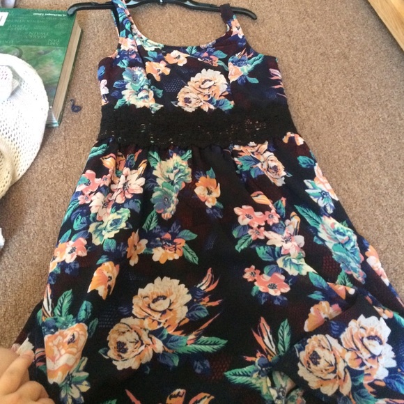 Dress - Picture 2 of 2