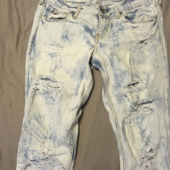 Hollister distressed jeans size 1