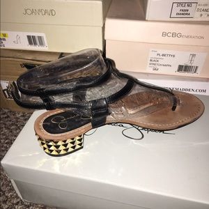 Jessica Simpson black sandal with small heel