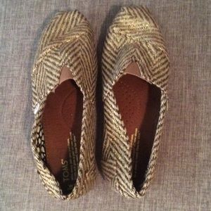 Gold burlap toms 7 great condition