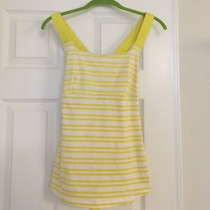 Lululemon shelf bra fitness top