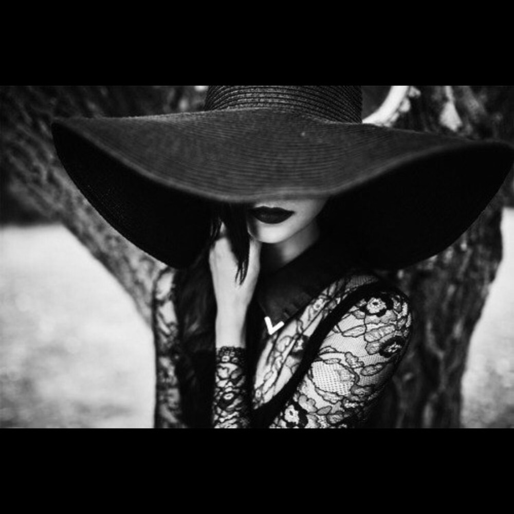 Meet your Posher,Lilith-Welcome to LILITH BOUTIQUE