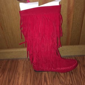 🚨Red suede fringe boots🚨