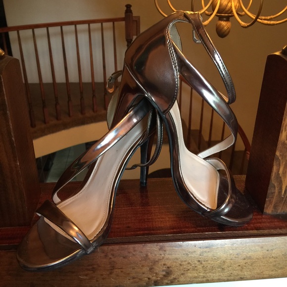Shoes - Picture 2 of 4