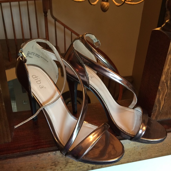 Shoes - Picture 4 of 4