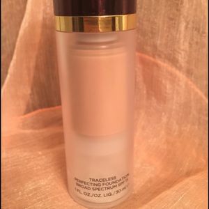 Tom Ford Traceless Perfecting Foundation