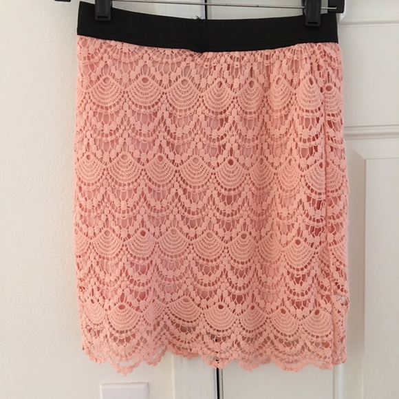 Coral lace skirt NWT