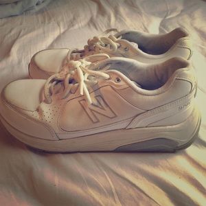 New Balance 928 walking shoes