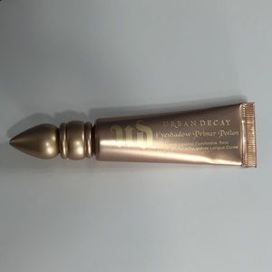 Urban Decay Eyeshadow Primer Potion in "Sin"