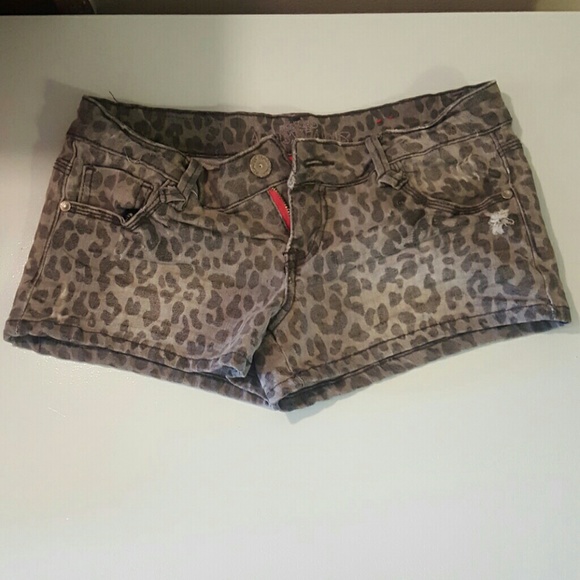 Almost Famous Grey Cheetah Shorts
