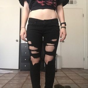 Bullhead Destroyed Skinny Jeans