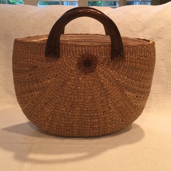 Handbags - Large wicker/straw bag. Beautiful, mint!