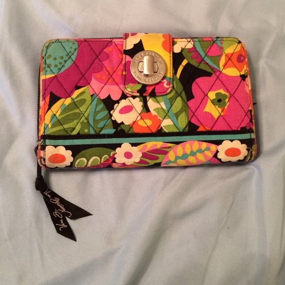 Vera Bradley Turn Lock Wallet in Va Va Bloom