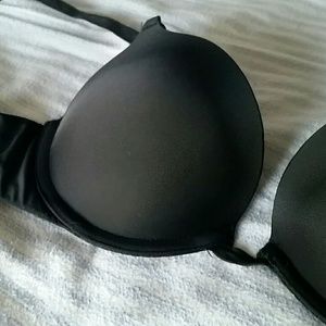 34A Victoria Secret - Hardly worn!