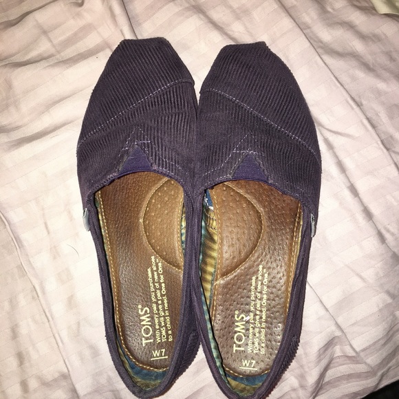 Purple corduroy toms