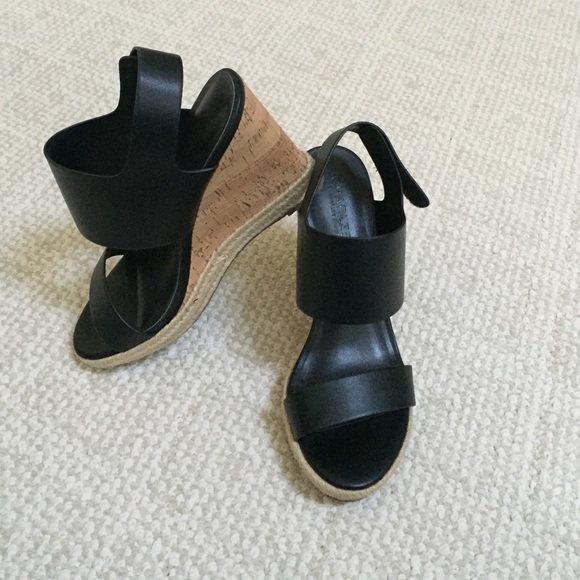 Charles David SZ 9M black cork heel wedge sandal