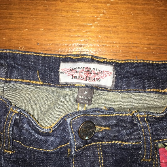 Floral jean shorts - Picture 2 of 3