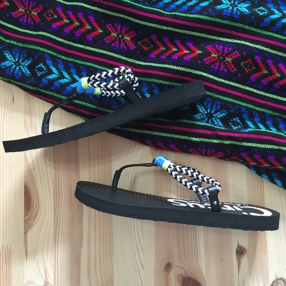 *SOLD* NWT. Sam Edelman Boho Flip Flops. Size 9. - Picture 2 of 4