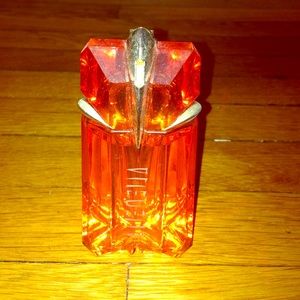 Thierry Mugler ALIEN perfume