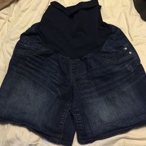 Maternity shorts