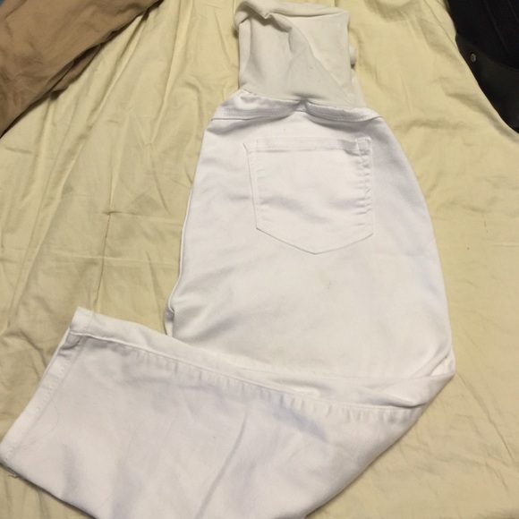 Maternity White cropped pants