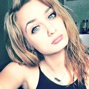 Meet your Posher, Alexis