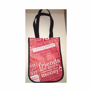 Small Lululemon bag.