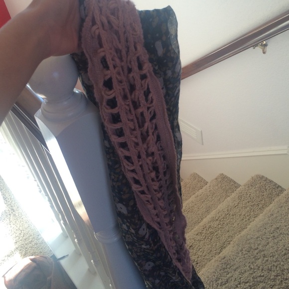 Infinity scarf - Picture 3 of 3