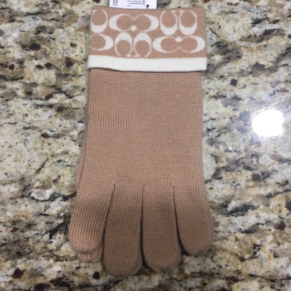 Coach Tan Winter Gloves