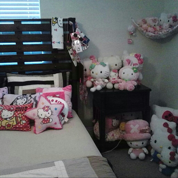 Meet your Posher, Rebecca and Angel the 🐱 kitty - Picture 4 of 8