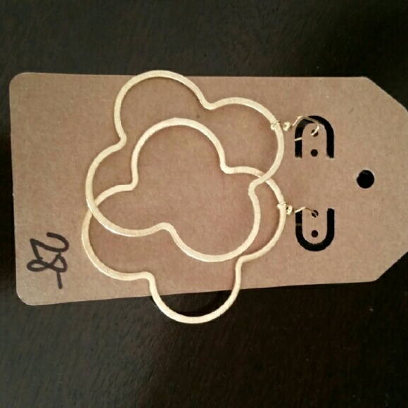 Brand new! Clover shaped earrings